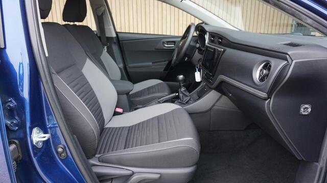 Toyota AURIS 1.2T 115pk Aspiration Clima Trekhaak 16inch LM *117132km* NL auto Cruise Navi *2de eign*
