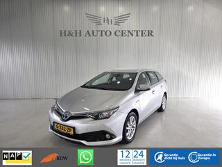 toyota-auris-touring-sports-1.8-hyb