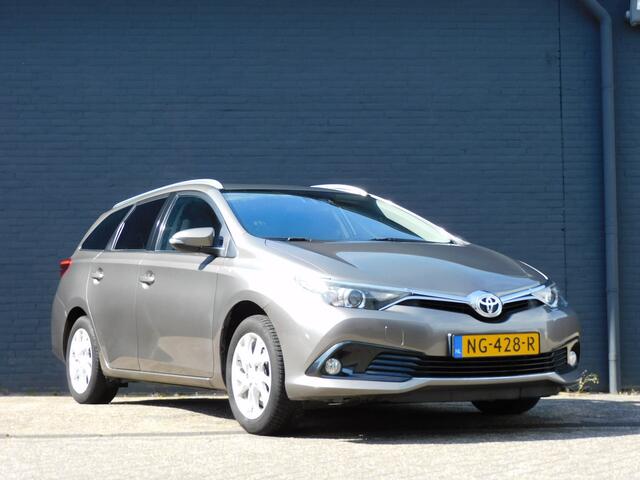 Toyota AURIS Touring Sports 1.2T Dynamic 2e EIGENAAR! CAMERA! NAVI! BLUETOOTH! CRUISE! CLIMA! LM VELGEN! TREKHAAK!