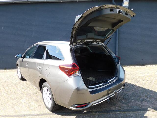 Toyota AURIS Touring Sports 1.2T Dynamic 2e EIGENAAR! CAMERA! NAVI! BLUETOOTH! CRUISE! CLIMA! LM VELGEN! TREKHAAK!