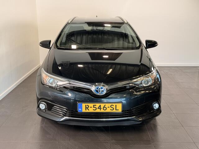 Toyota AURIS Touring Sports 1.8 Hybrid Volcano Edition | Trekhaak | All-Season banden |