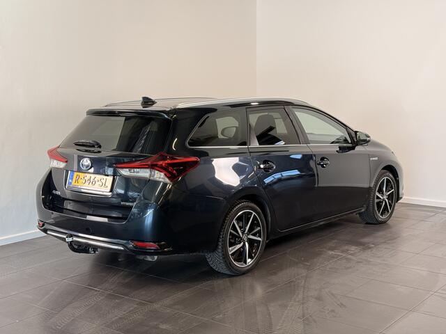 Toyota AURIS Touring Sports 1.8 Hybrid Volcano Edition | Trekhaak | All-Season banden |