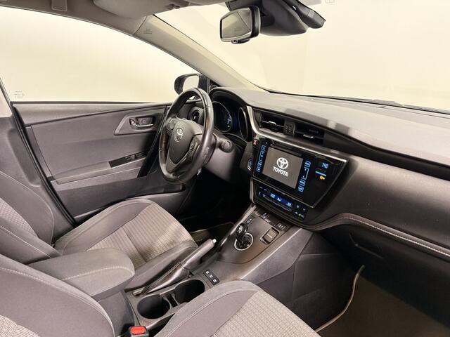 Toyota AURIS Touring Sports 1.8 Hybrid Volcano Edition | Trekhaak | All-Season banden |