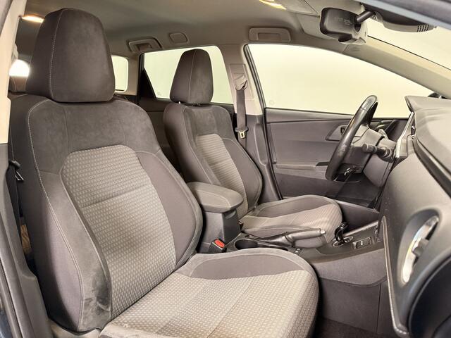 Toyota AURIS Touring Sports 1.8 Hybrid Volcano Edition | Trekhaak | All-Season banden |