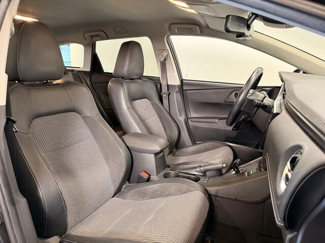 Toyota AURIS 1.8 Hybrid Executive | Parkeersensoren voor - en achter | Dealeronderhouden |