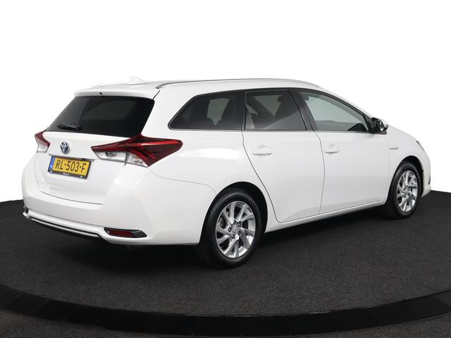 Toyota AURIS Touring Sports 1.8 Hybrid Dynamic Go | Parkeercamera | Cruise control |