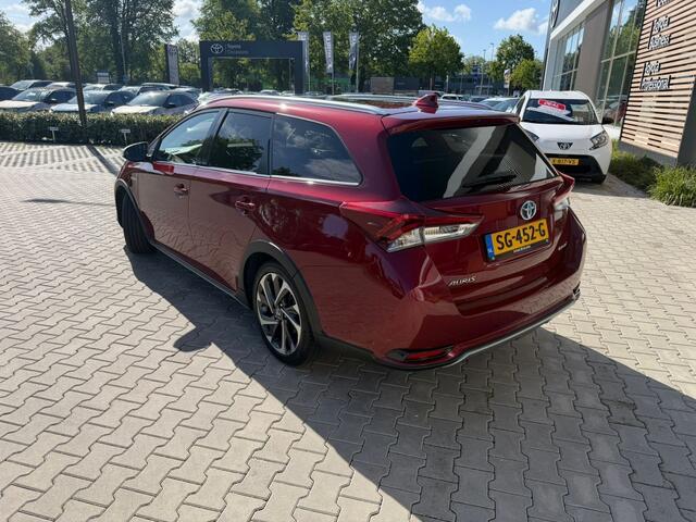 Toyota AURIS Touring Sports 1.8 Hybr. Freestyle | Pano | Navi | Camera |