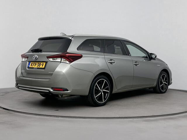Toyota AURIS 1.8 Hybrid Dynamic Ultimate | Stoelverwarming | 17" Lichtmetalen velgen | Navigatie |