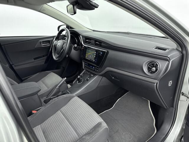 Toyota AURIS 1.8 Hybrid Dynamic Ultimate | Stoelverwarming | 17" Lichtmetalen velgen | Navigatie |