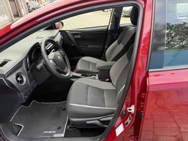 Toyota AURIS 1.8 Hybrid Active Keyless starten, navigatisysteem
