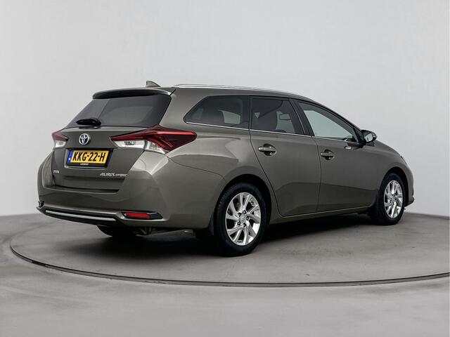 Toyota AURIS Touring Sports 1.8 Hybrid Dynamic | Stoelverwarming | Navigatie | Onderweg-naar-dealer