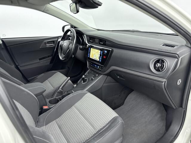 Toyota AURIS Touring Sports 1.8 Hybrid Black Edition | Navigatie | Climate control | Trekhaak | Achteruitrijcamera | Spiegels elektrisch verstel/inklapbaar |