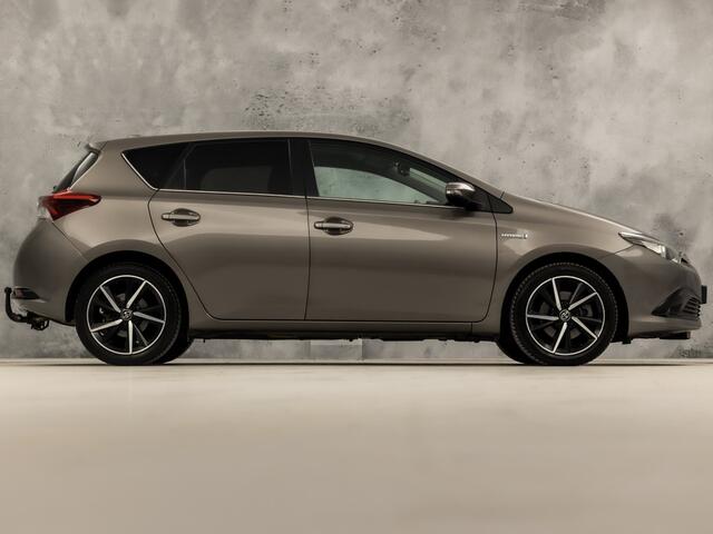 Toyota AURIS 1.8 Hybrid Dynamic Automaat (NAVIGATIE, CAMERA, GETINT GLAS, SPORTSTOELEN, KEYLESS, TREKHAAK, CRUISE, NIEUWSTAAT)