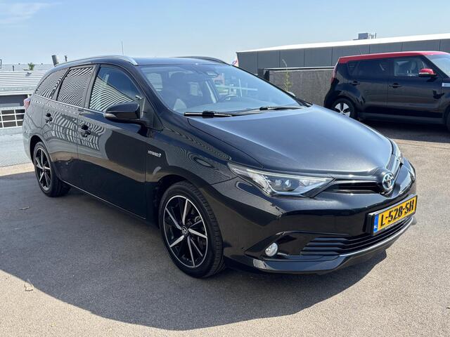 Toyota AURIS Touring Sports 1.8 Hybrid Dynamic Black Edition Zeer mooie Auris Touring Sports met o.a.: LM velgen, Climaat Control, Climate Control, parkeerhulp camera