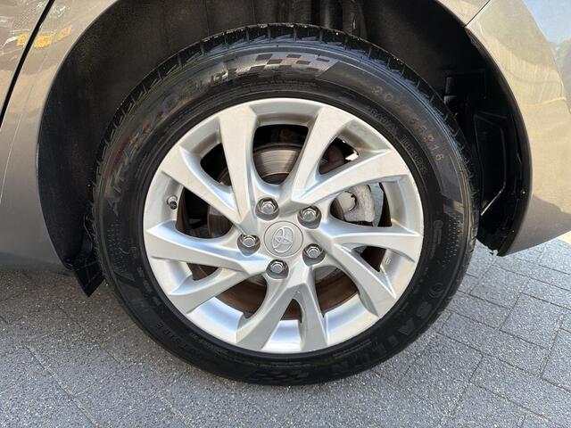 Toyota AURIS 1.8 Hybrid Executive | Navigatie | Camera | Stoelverwarming