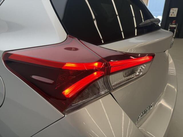 Toyota AURIS 1.8 Hybrid Dynamic | Cam achter | Lm op All weather | Dealer onderhouden | NL auto
