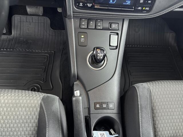Toyota AURIS 1.8 Hybrid Dynamic | Stoelverwarming | Navigatie | Cruise Control |