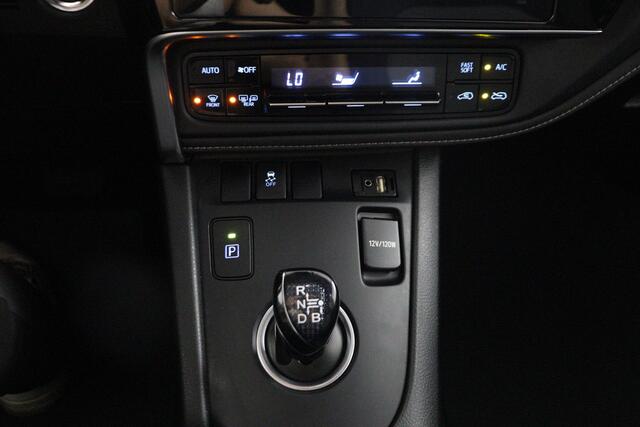 Toyota AURIS 1.8 Hybrid Business Plus | Navigatie | Trekhaak |