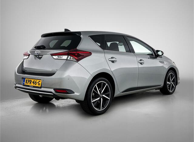 Toyota AURIS 1.8 Hybrid Dynamic Ultimate | Stoelverwarming | Climate Control | Cruise Control | Achteruitrijcamera |