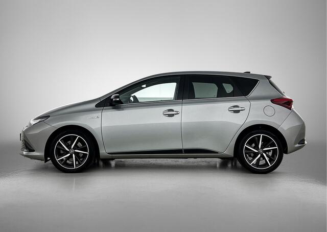 Toyota AURIS 1.8 Hybrid Dynamic Ultimate | Stoelverwarming | Climate Control | Cruise Control | Achteruitrijcamera |