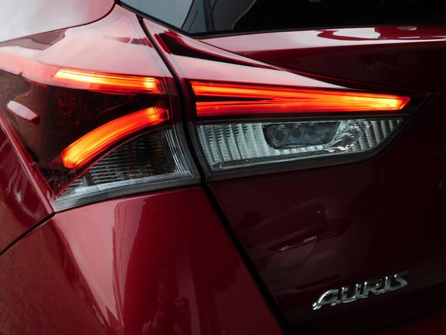 Toyota AURIS 1.8 Hybrid Black Edition