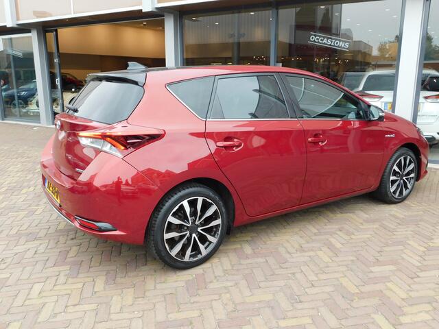 Toyota AURIS 1.8 Hybrid Black Edition