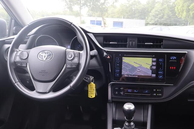 Toyota AURIS Touring Sports 1.2T Trend | Panoramadak | Trekhaak | Camera | Dealer onderhouden