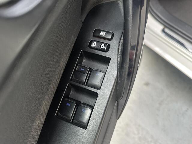 Toyota AURIS Touring Sports 1.8 Hybrid Black Edition Go