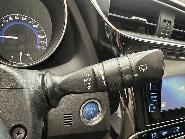 Toyota AURIS Touring Sports 1.8 Hybrid Black Edition Go