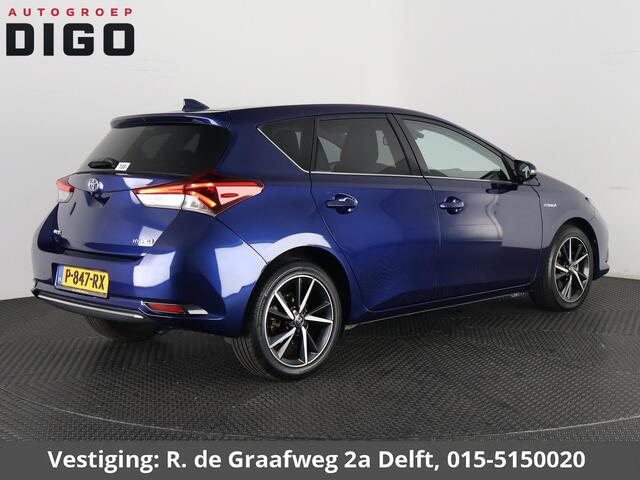 Toyota AURIS 1.8 Hybrid Executive | Navigatie | Sportstoelen | Camera | Lichtmetalen velgen |