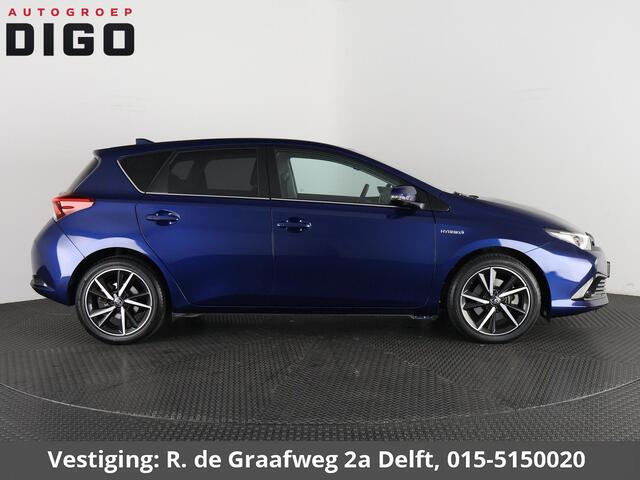 Toyota AURIS 1.8 Hybrid Executive | Navigatie | Sportstoelen | Camera | Lichtmetalen velgen |