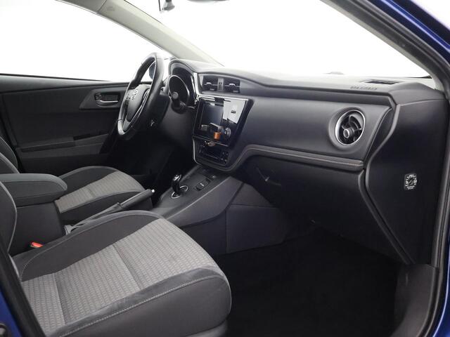 Toyota AURIS 1.8 Hybrid Executive | Navigatie | Sportstoelen | Camera | Lichtmetalen velgen |