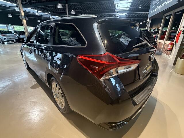 Toyota AURIS Touring Sports 1.8 Hybrid Executive panoramadak | Automaat | Camera