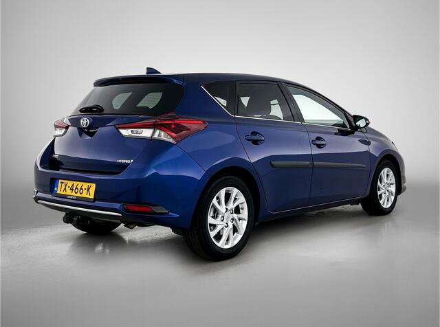Toyota AURIS 1.8 Hybrid Business Plus | Dealer onderhouden | Trekhaak afneembaar | Navigatie | Elektrisch inklapbare buitenspiegels | Cruise control | Climate Control | Bluetooth | DAB