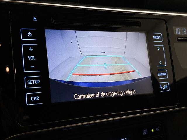 Toyota AURIS 1.8 Hybrid Business Plus | Dealer onderhouden | Trekhaak afneembaar | Navigatie | Elektrisch inklapbare buitenspiegels | Cruise control | Climate Control | Bluetooth | DAB
