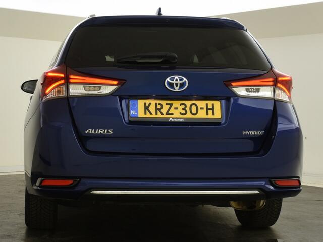 Toyota AURIS Touring Sports 1.8 Hybrid Team D