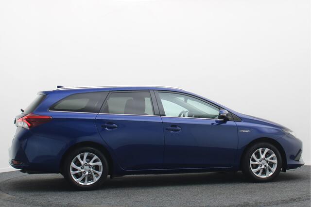 Toyota AURIS Touring Sports 1.8 Hybrid Dynamic Panoramadak, Keyless, Camera, Navigatie, Climate, 16"