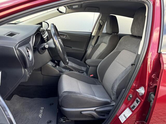 Toyota AURIS 1.8 Hybrid Black Edition **KEYLESS/ TREKHAAK/ CRUISE CONTROL**