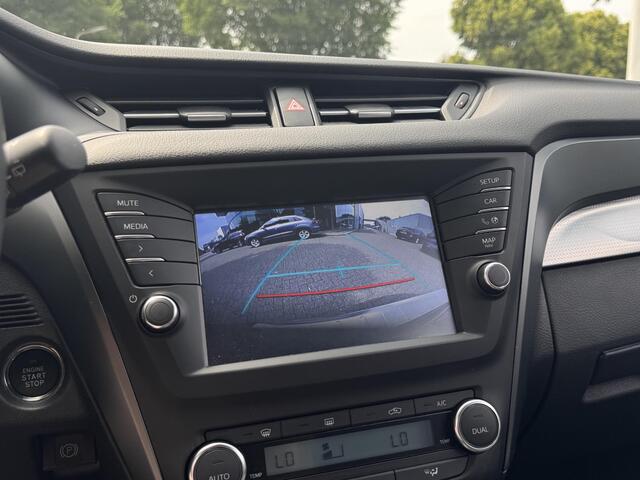 Toyota AVENSIS Wagon 1.8 VVTi Dynamic Business Stoelverwarming | Dealer Onderhouden