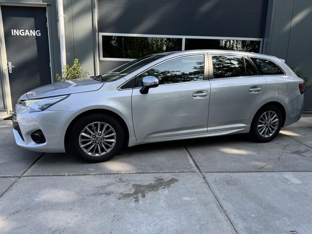 Toyota AVENSIS Touring Sports 1.8 VVT-i 147pk H6 Aspiration Navigatie Climate Control Trekhaak Camera