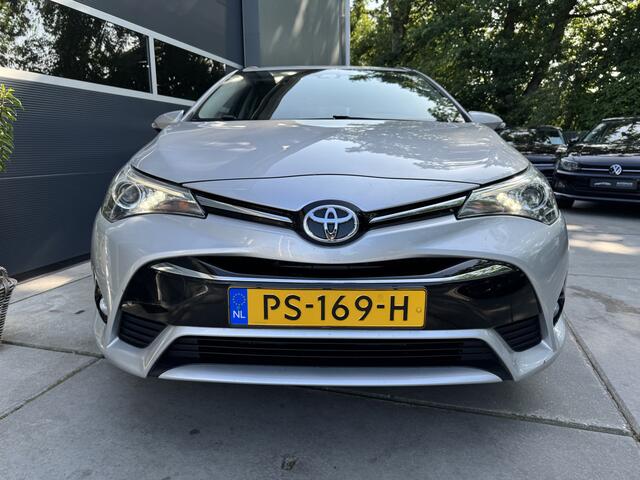Toyota AVENSIS Touring Sports 1.8 VVT-i 147pk H6 Aspiration Navigatie Climate Control Trekhaak Camera