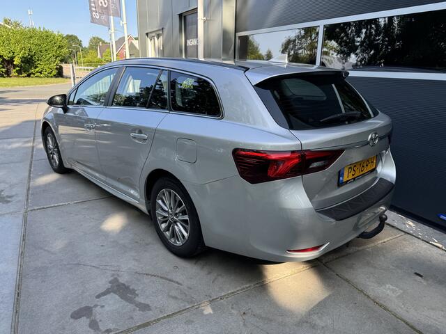Toyota AVENSIS Touring Sports 1.8 VVT-i 147pk H6 Aspiration Navigatie Climate Control Trekhaak Camera
