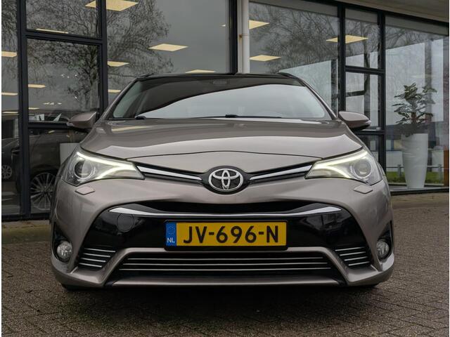 Toyota AVENSIS Touring Sports 1.8 VVT-i Executive Business Premium | Automaat | Afn. Trekhaak | Pano | Stoelverw. | LED | Camera | Lane assist