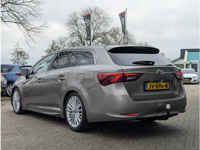 Toyota AVENSIS Touring Sports 1.8 VVT-i Executive Business Premium | Automaat | Afn. Trekhaak | Pano | Stoelverw. | LED | Camera | Lane assist