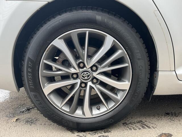 Toyota AVENSIS Touring Sports 1.8 VVT-i Executive Automaat, Panoramadak, Trekhaak, Navigatie, LMV, Cruise control, Achteruitrijcamera, Parkeersensoren voor + achter