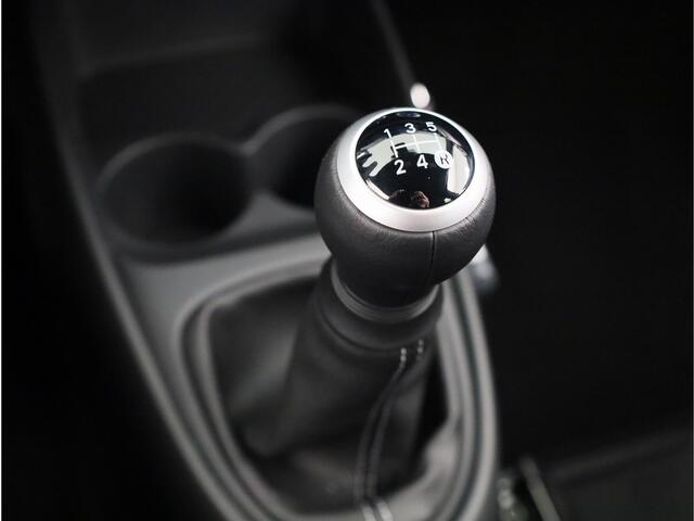Toyota AYGO X 1.0 VVT-i MT Play *NIEUW* | Direct leverbaar! | Parkeercamera | Apple Carplay /- Android Auto |