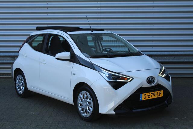 Toyota AYGO 1.0 VVT-i 73pk x-play limited Cabrio NL-Auto NAP 10 jaar Garantie Airco Camera Carplay 1e Eigenaar