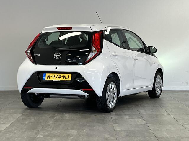 Toyota AYGO 1.0 VVT-i x-play | 1e-EIG. | CAMERA | NAVI |