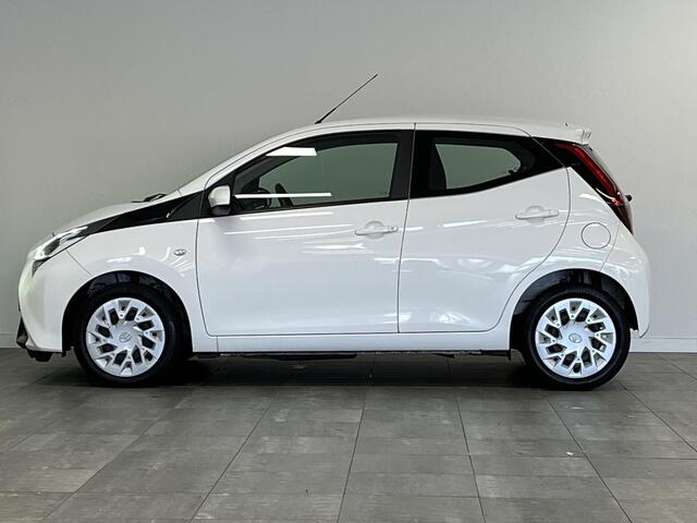Toyota AYGO 1.0 VVT-i x-play | 1e-EIG. | CAMERA | NAVI |