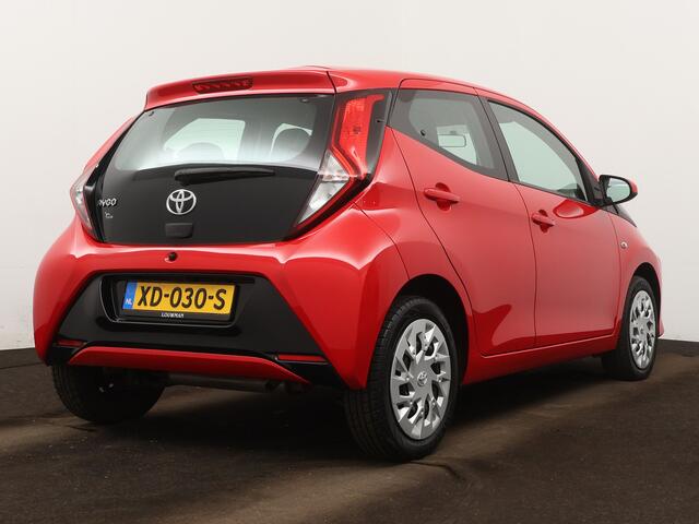 Toyota AYGO 1.0 VVT-i x-play | Apple Carplay & Android Auto | Airco | Parkeercamera achter |